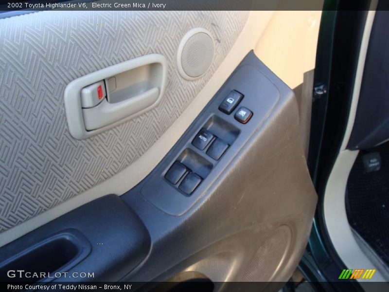 Electric Green Mica / Ivory 2002 Toyota Highlander V6