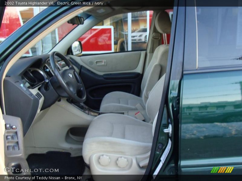Electric Green Mica / Ivory 2002 Toyota Highlander V6