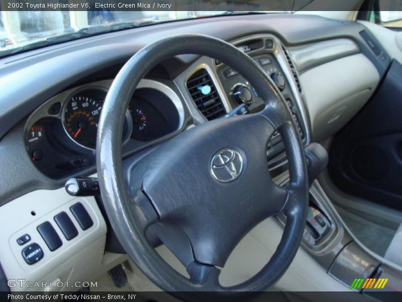 Electric Green Mica / Ivory 2002 Toyota Highlander V6