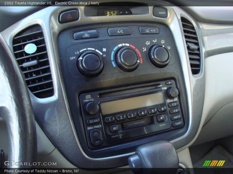 Electric Green Mica / Ivory 2002 Toyota Highlander V6