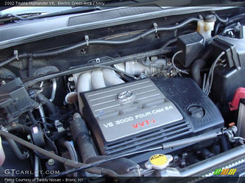 Electric Green Mica / Ivory 2002 Toyota Highlander V6