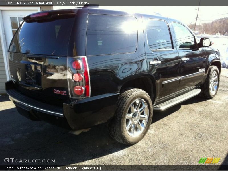 Onyx Black / Ebony 2009 GMC Yukon Denali AWD