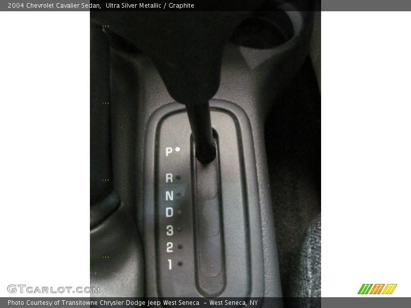 Ultra Silver Metallic / Graphite 2004 Chevrolet Cavalier Sedan