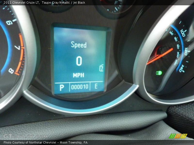 Taupe Gray Metallic / Jet Black 2011 Chevrolet Cruze LT