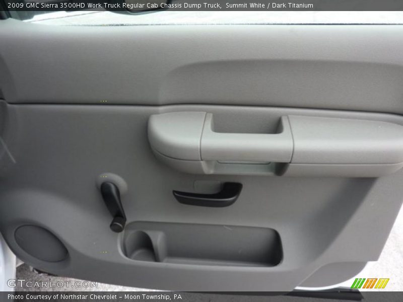 Door Panel of 2009 Sierra 3500HD Work Truck Regular Cab Chassis Dump Truck