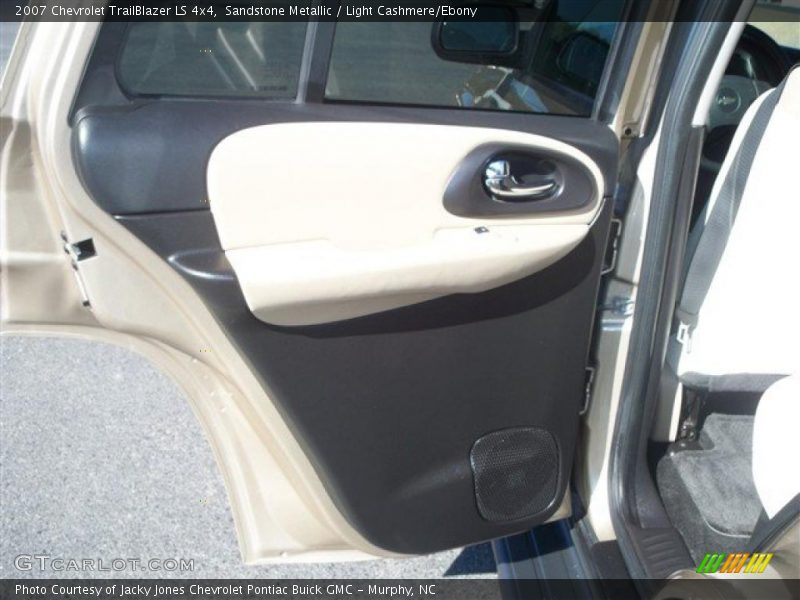Sandstone Metallic / Light Cashmere/Ebony 2007 Chevrolet TrailBlazer LS 4x4
