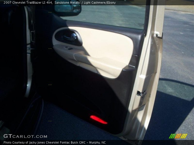 Sandstone Metallic / Light Cashmere/Ebony 2007 Chevrolet TrailBlazer LS 4x4