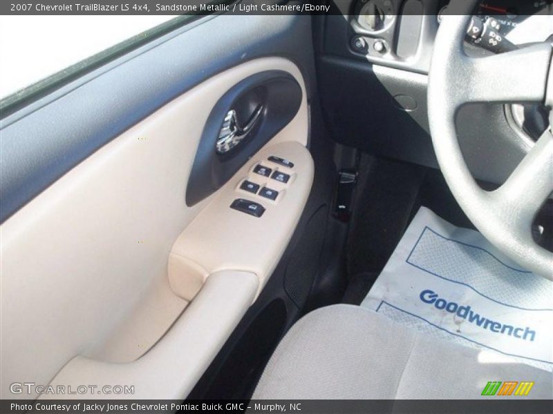 Sandstone Metallic / Light Cashmere/Ebony 2007 Chevrolet TrailBlazer LS 4x4