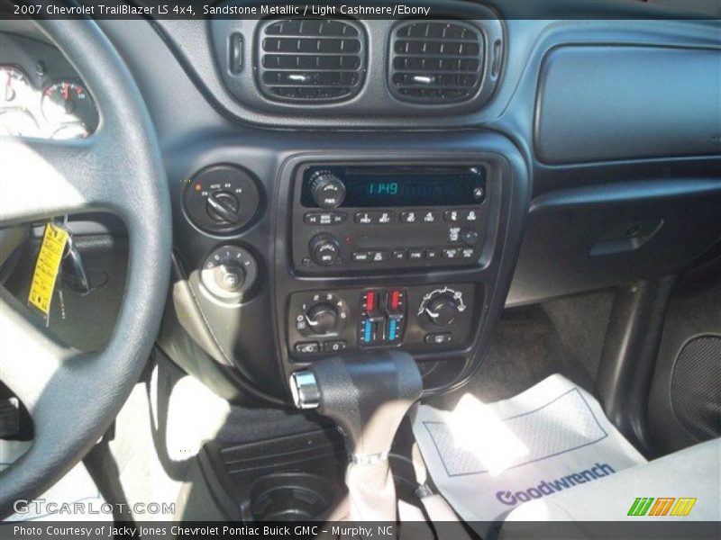 Sandstone Metallic / Light Cashmere/Ebony 2007 Chevrolet TrailBlazer LS 4x4
