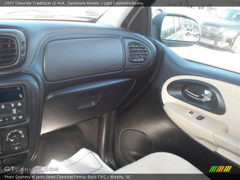 Sandstone Metallic / Light Cashmere/Ebony 2007 Chevrolet TrailBlazer LS 4x4