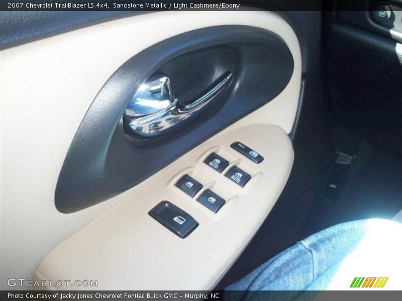 Sandstone Metallic / Light Cashmere/Ebony 2007 Chevrolet TrailBlazer LS 4x4