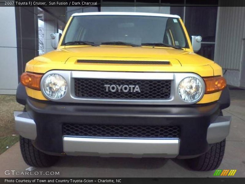 Sun Fusion / Dark Charcoal 2007 Toyota FJ Cruiser