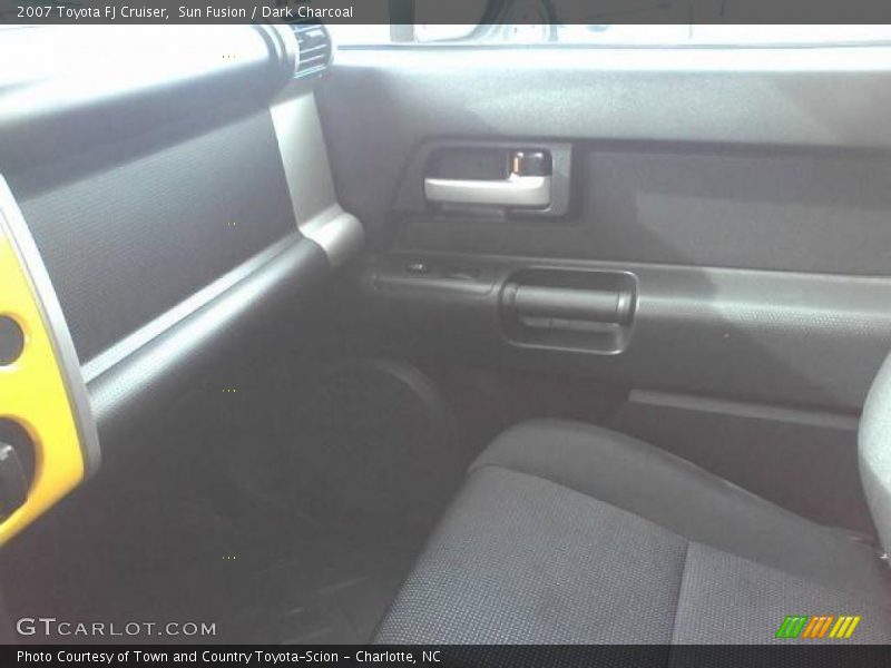 Sun Fusion / Dark Charcoal 2007 Toyota FJ Cruiser