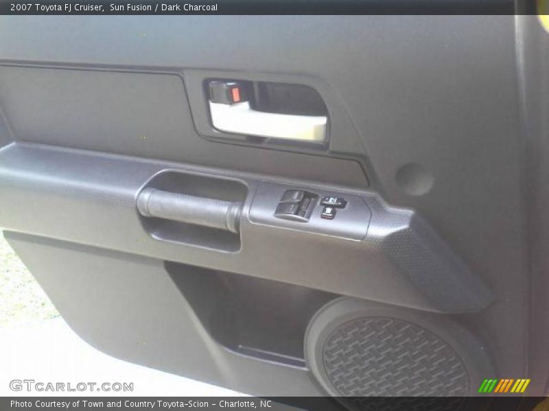Sun Fusion / Dark Charcoal 2007 Toyota FJ Cruiser