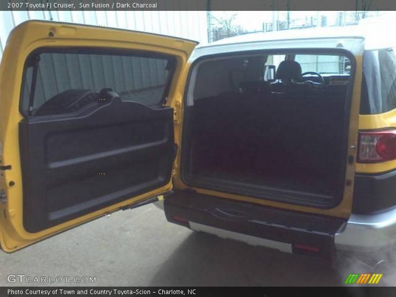 Sun Fusion / Dark Charcoal 2007 Toyota FJ Cruiser