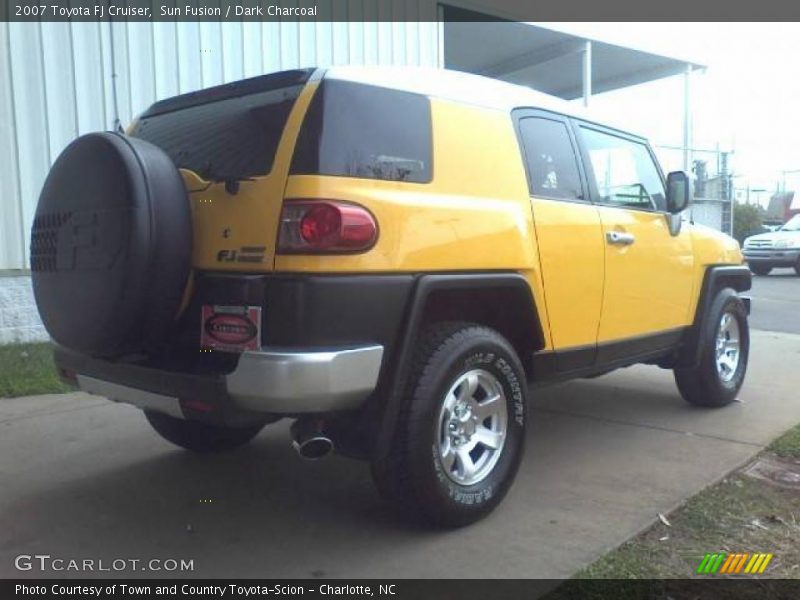 Sun Fusion / Dark Charcoal 2007 Toyota FJ Cruiser