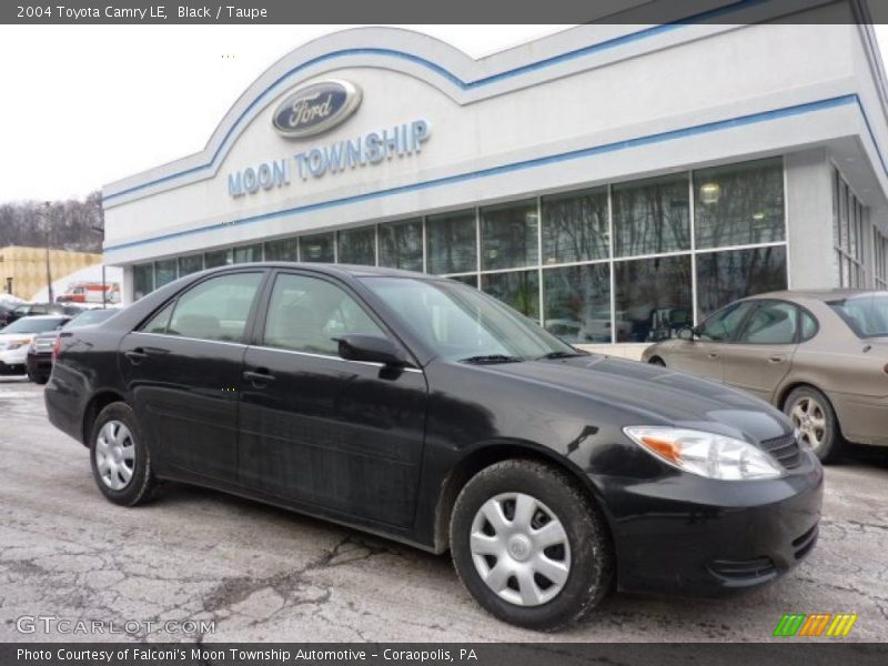 Black / Taupe 2004 Toyota Camry LE