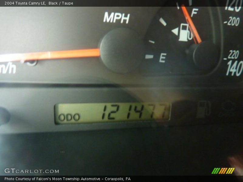 Black / Taupe 2004 Toyota Camry LE