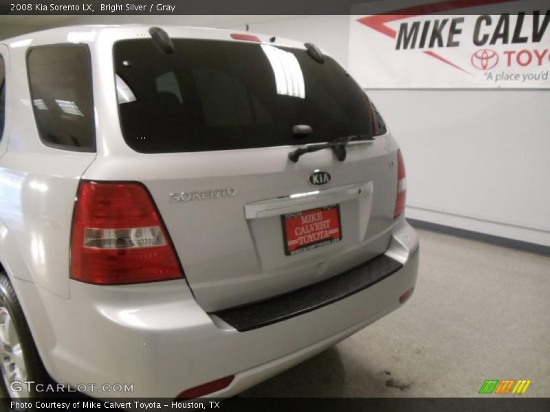 Bright Silver / Gray 2008 Kia Sorento LX