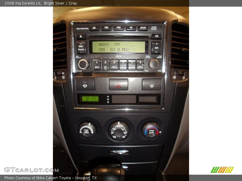 Bright Silver / Gray 2008 Kia Sorento LX