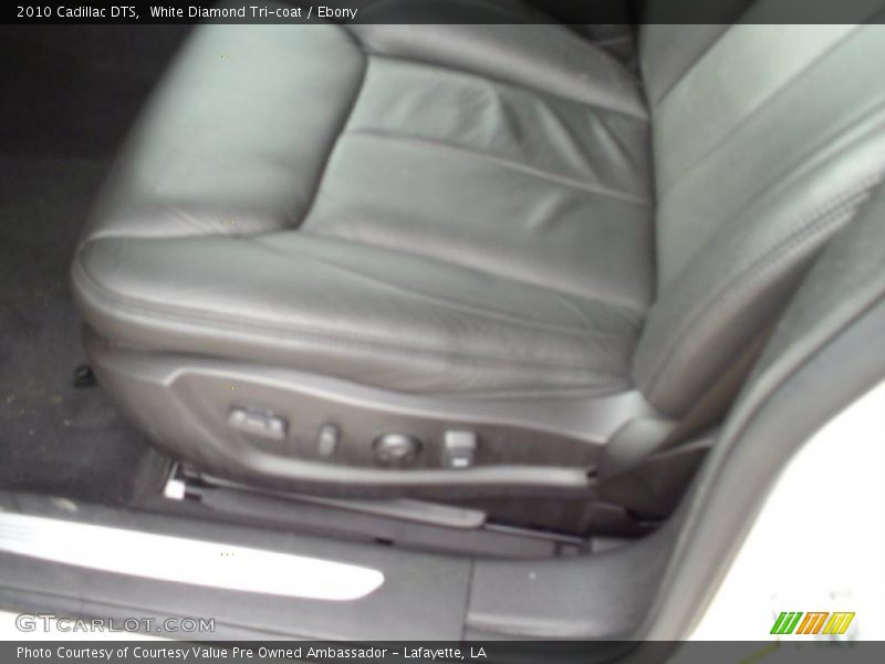 White Diamond Tri-coat / Ebony 2010 Cadillac DTS