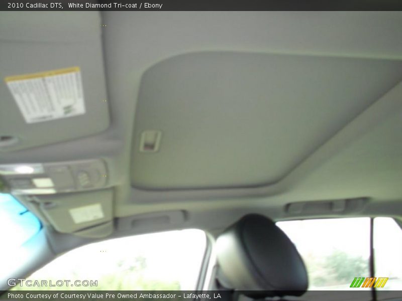 White Diamond Tri-coat / Ebony 2010 Cadillac DTS