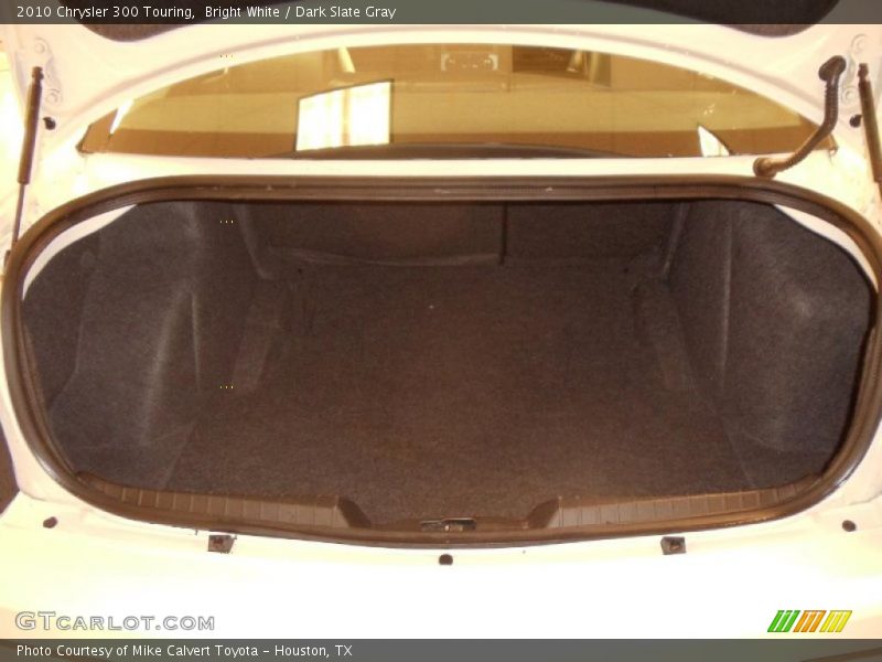 Bright White / Dark Slate Gray 2010 Chrysler 300 Touring