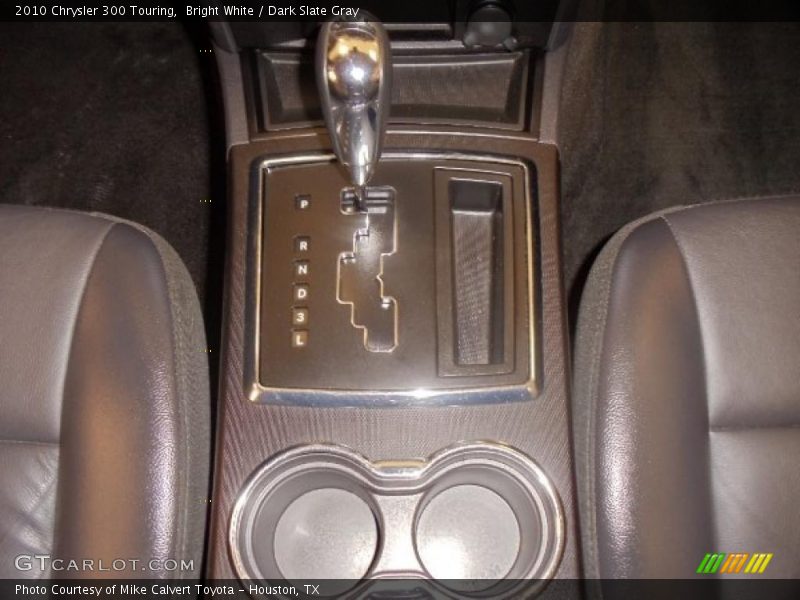 Bright White / Dark Slate Gray 2010 Chrysler 300 Touring