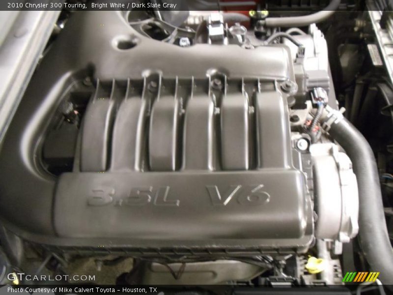 Bright White / Dark Slate Gray 2010 Chrysler 300 Touring