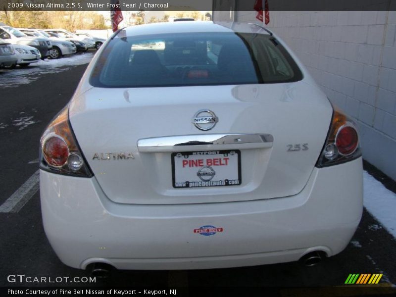 Winter Frost Pearl / Charcoal 2009 Nissan Altima 2.5 S