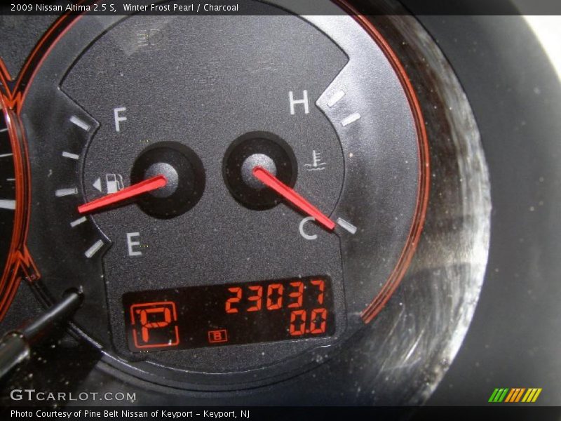 Winter Frost Pearl / Charcoal 2009 Nissan Altima 2.5 S