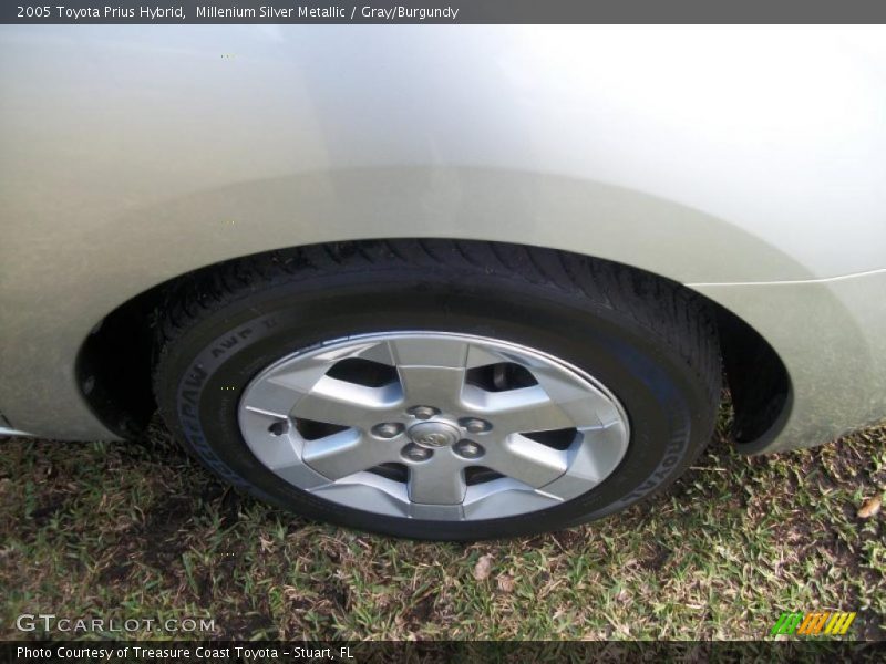 Millenium Silver Metallic / Gray/Burgundy 2005 Toyota Prius Hybrid