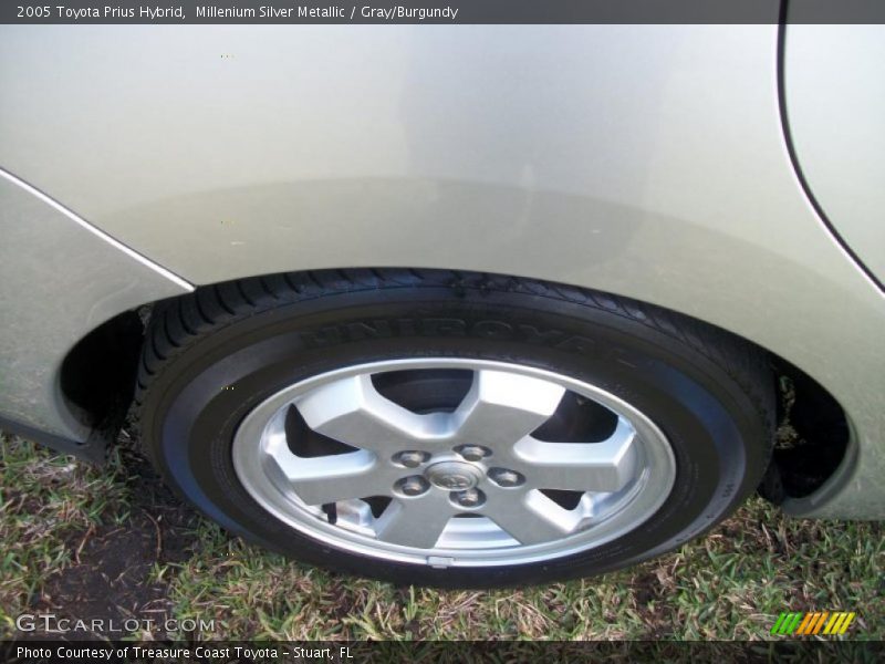 Millenium Silver Metallic / Gray/Burgundy 2005 Toyota Prius Hybrid