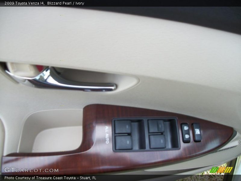 Blizzard Pearl / Ivory 2009 Toyota Venza I4