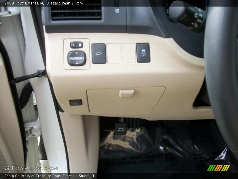 Blizzard Pearl / Ivory 2009 Toyota Venza I4