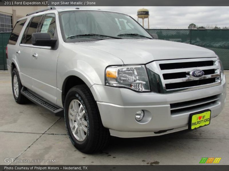 Front 3/4 View of 2011 Expedition XLT