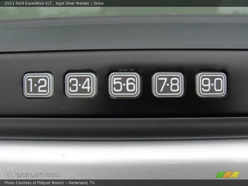 Ingot Silver Metallic / Stone 2011 Ford Expedition XLT