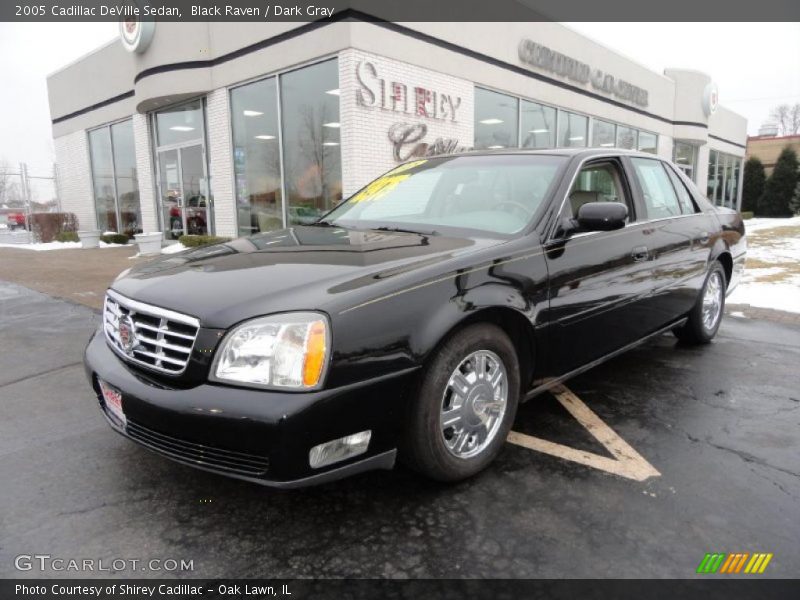 Black Raven / Dark Gray 2005 Cadillac DeVille Sedan