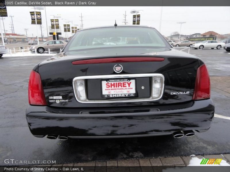 Black Raven / Dark Gray 2005 Cadillac DeVille Sedan