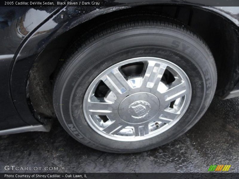 Black Raven / Dark Gray 2005 Cadillac DeVille Sedan