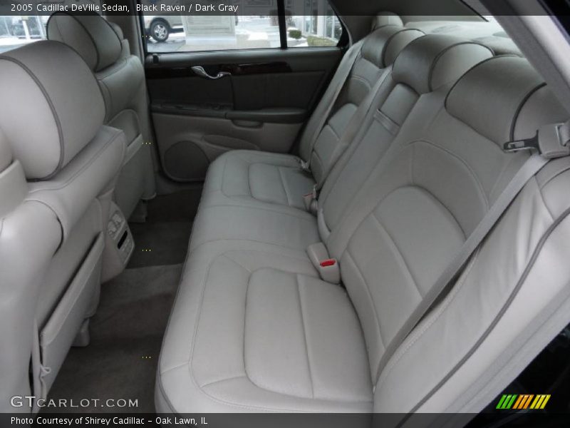 Black Raven / Dark Gray 2005 Cadillac DeVille Sedan