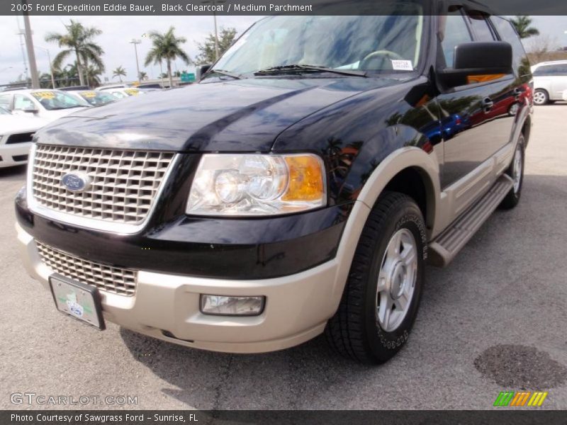 Black Clearcoat / Medium Parchment 2005 Ford Expedition Eddie Bauer