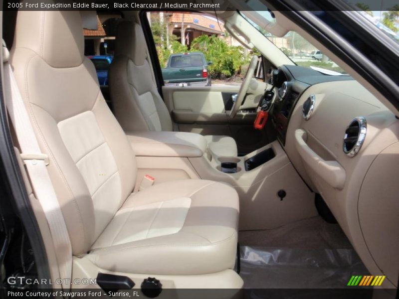 Black Clearcoat / Medium Parchment 2005 Ford Expedition Eddie Bauer