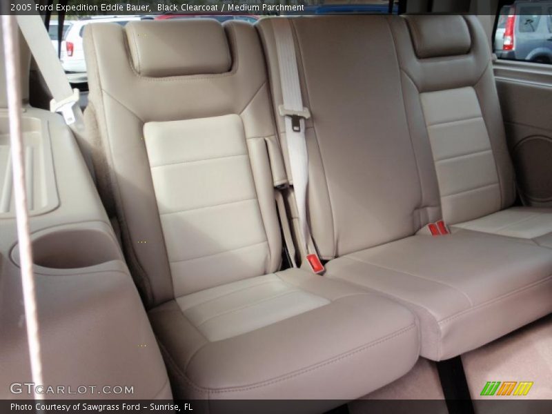 Black Clearcoat / Medium Parchment 2005 Ford Expedition Eddie Bauer