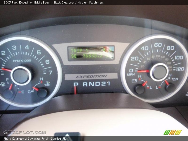 Black Clearcoat / Medium Parchment 2005 Ford Expedition Eddie Bauer
