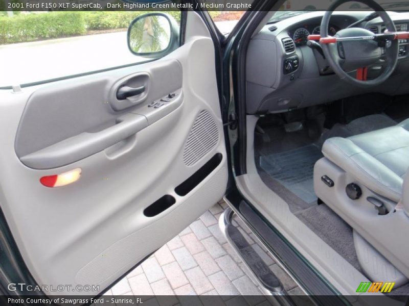 Dark Highland Green Metallic / Medium Graphite 2001 Ford F150 XLT SuperCab
