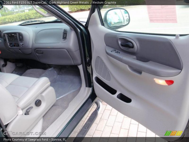 Dark Highland Green Metallic / Medium Graphite 2001 Ford F150 XLT SuperCab