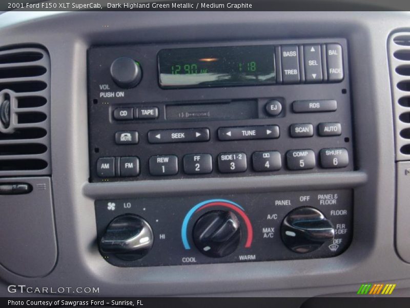 Dark Highland Green Metallic / Medium Graphite 2001 Ford F150 XLT SuperCab