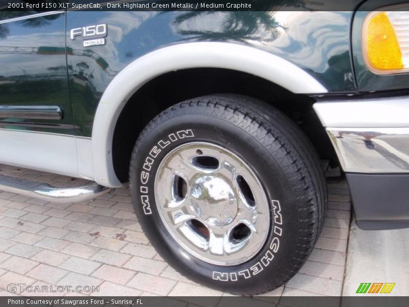Dark Highland Green Metallic / Medium Graphite 2001 Ford F150 XLT SuperCab