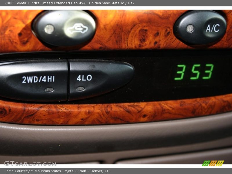 Golden Sand Metallic / Oak 2000 Toyota Tundra Limited Extended Cab 4x4